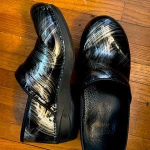 Dansko clogs size 38 black & silver patent leather good used condition w/ scuffs